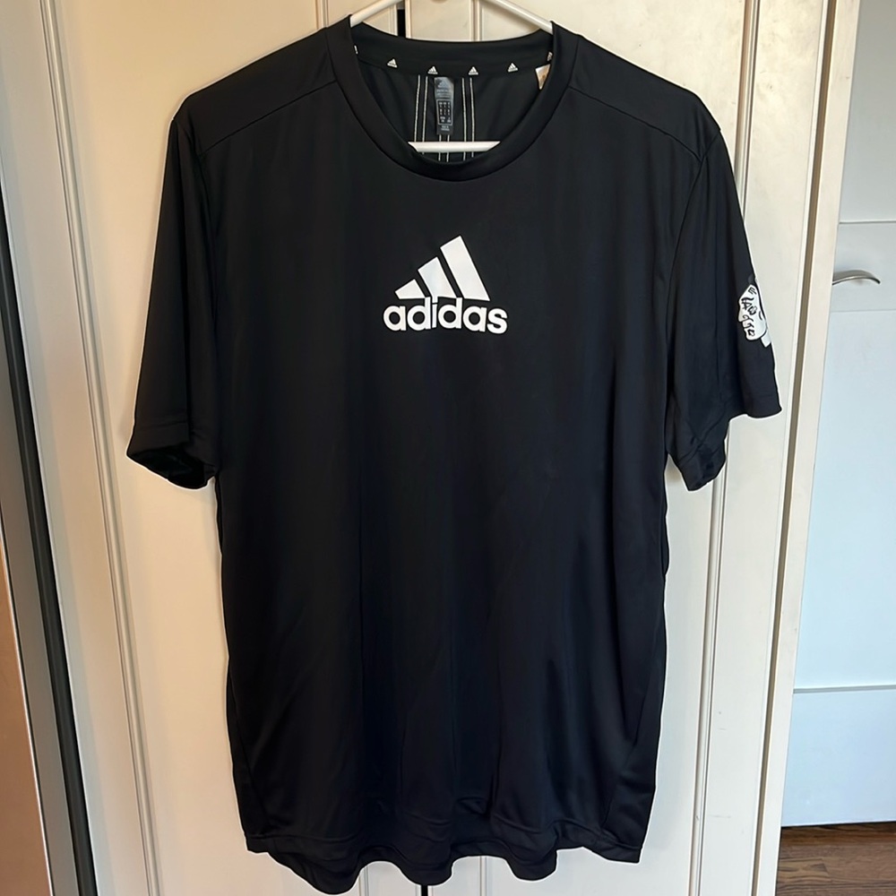 New Adult Large adidas Chicago Blackhawks dri-fit t-shirt